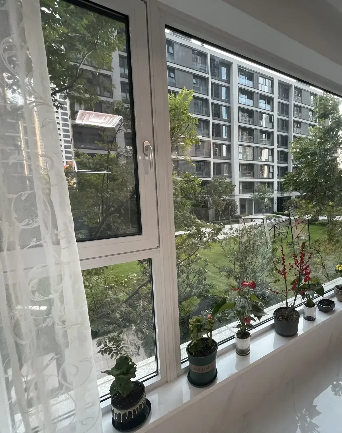 苏州相城翠樾庭 1阳台系统窗封窗实景图2