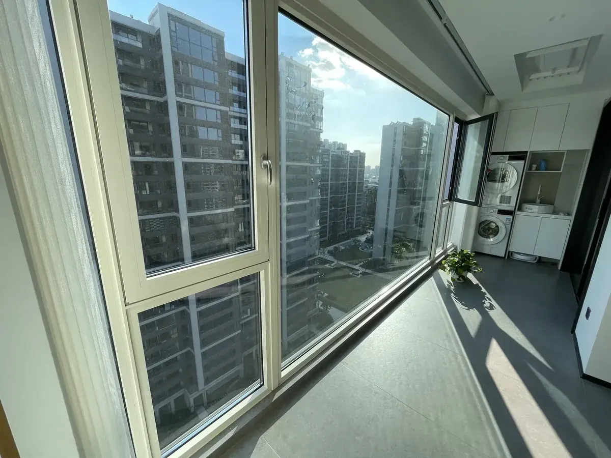 苏州相城翠樾庭 2阳台系统窗封窗实景图1
