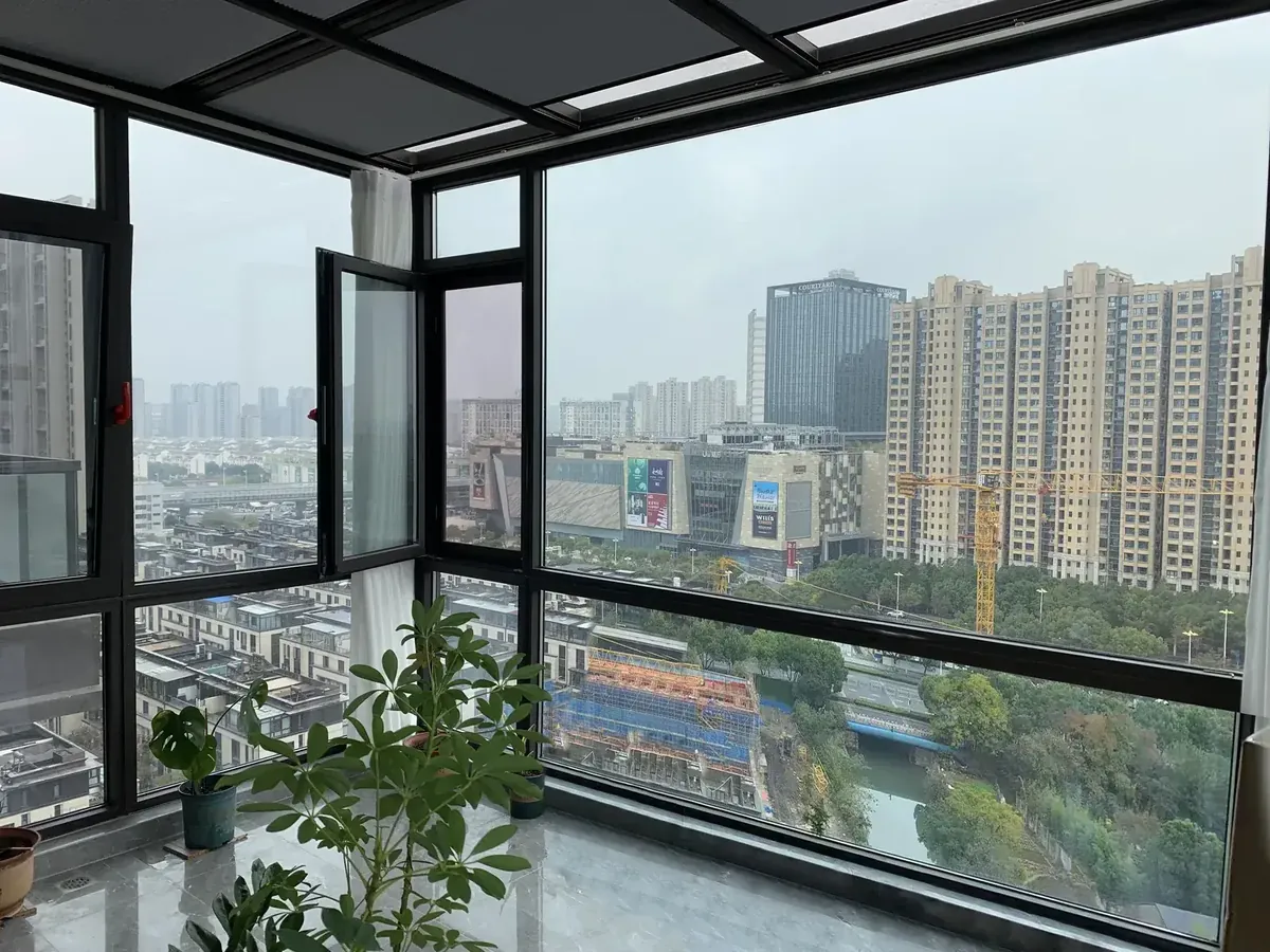 苏州吴中国瑞熙墅阳台系统窗封窗实景图3