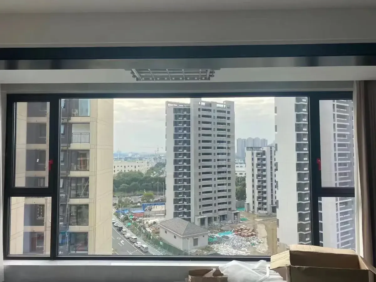 苏州吴江河风印月华庭阳台系统窗封窗实景图2