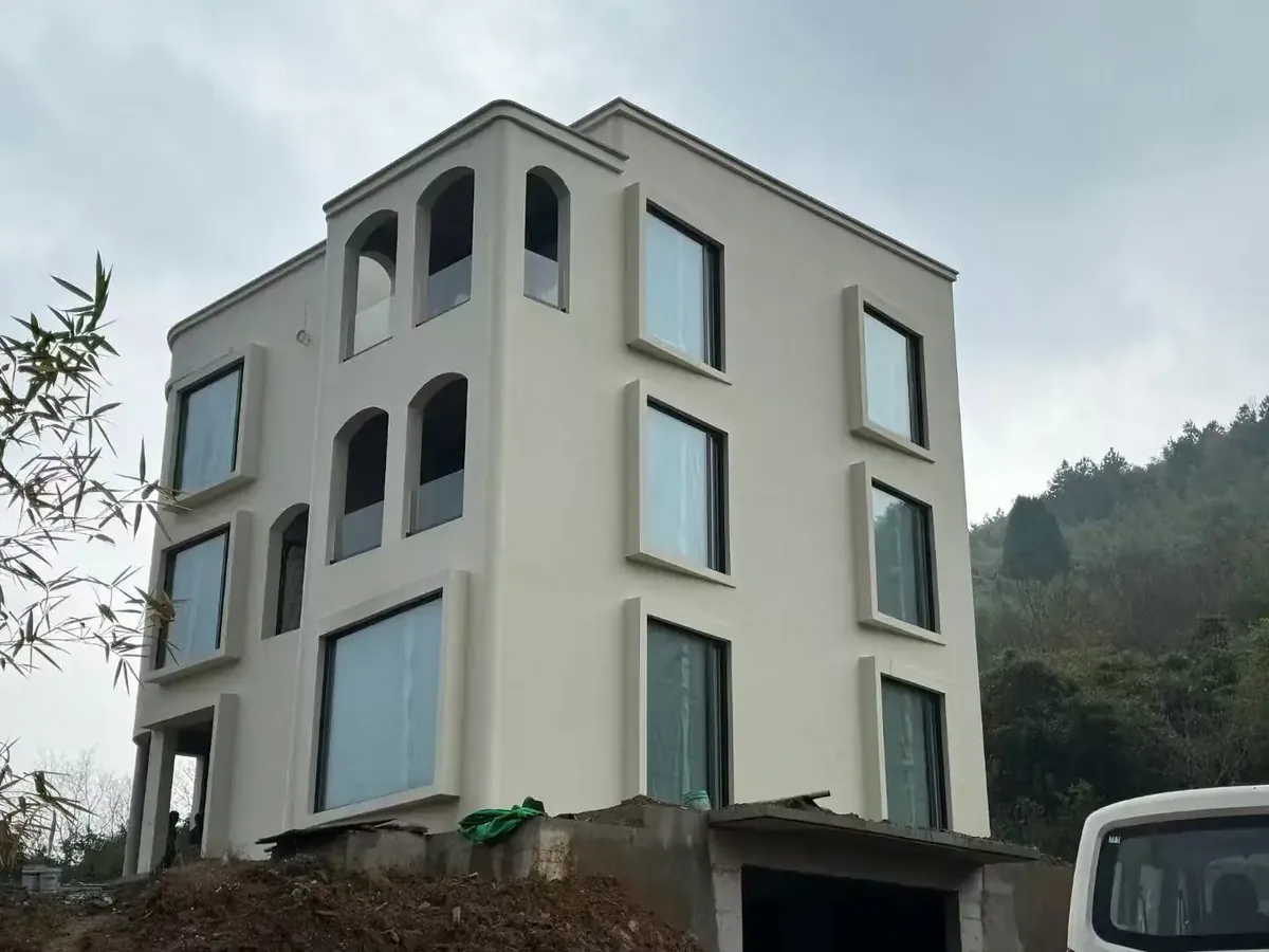 弧形拱门造型别墅系统窗外立面实拍