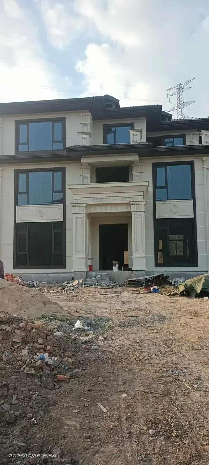 自建房侧面系统窗实景