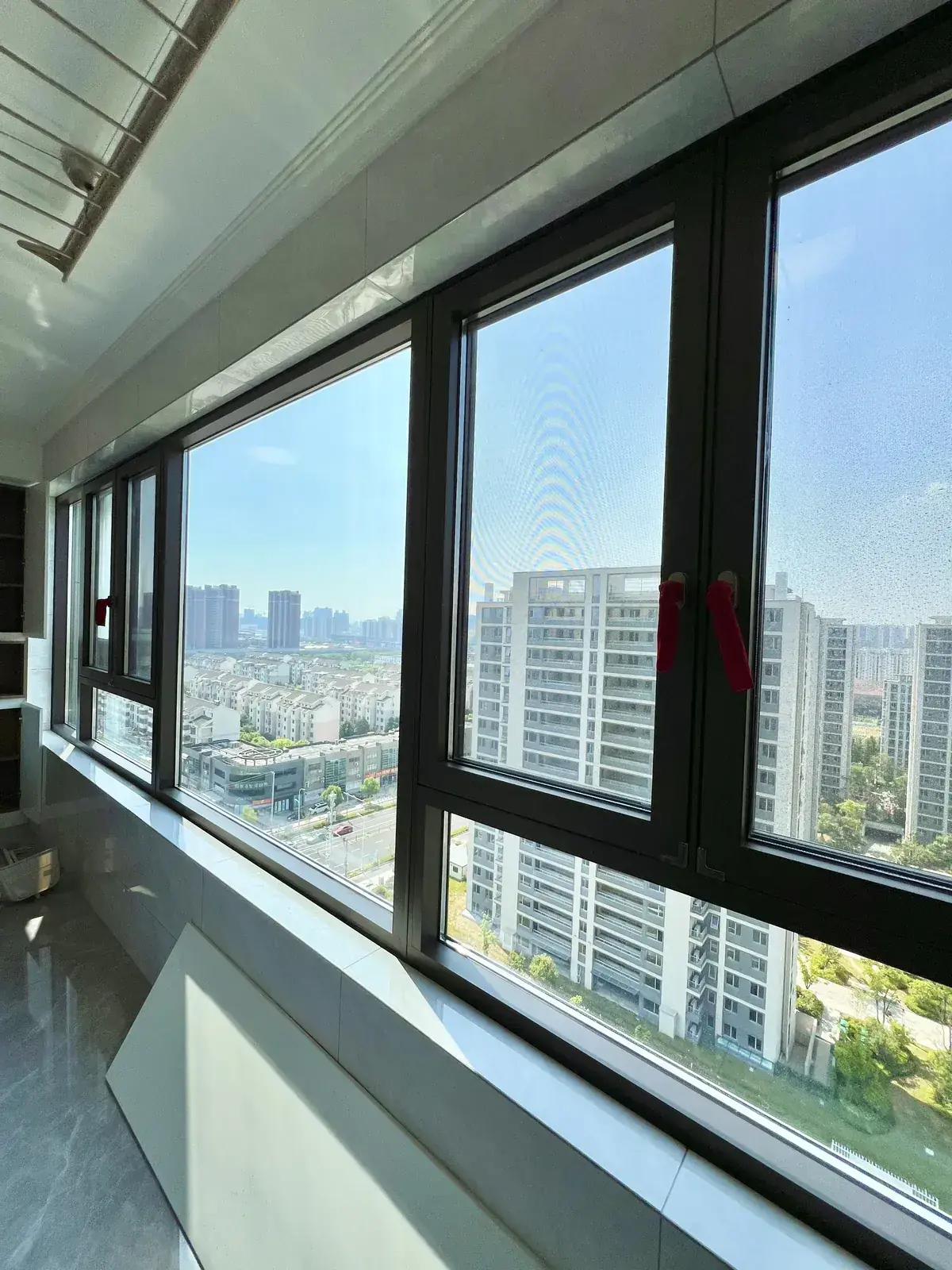 苏州相城锦绣雅著阳台系统窗封窗实景图2