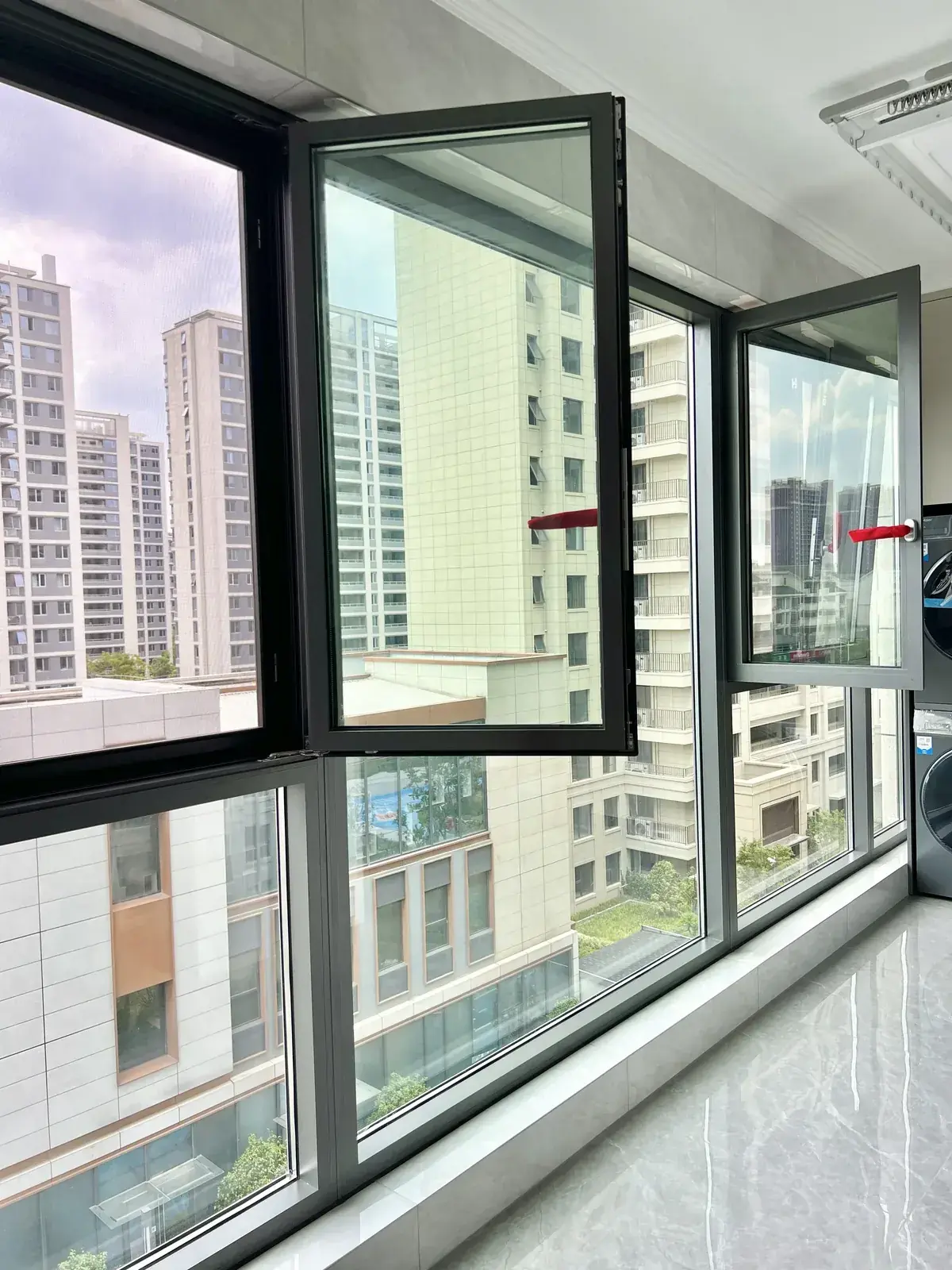 苏州相城锦绣雅著阳台系统窗封窗实景图2