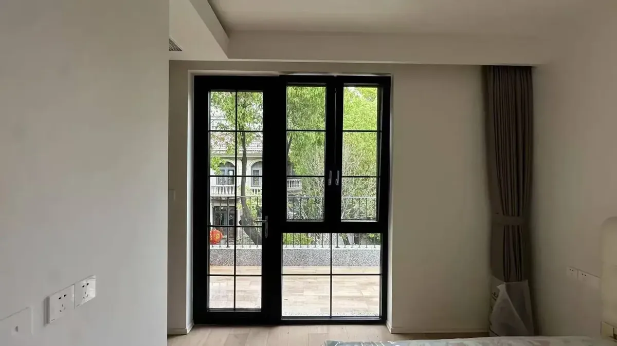 苏州吴中苏州自建房阳台系统窗封窗实景图1
