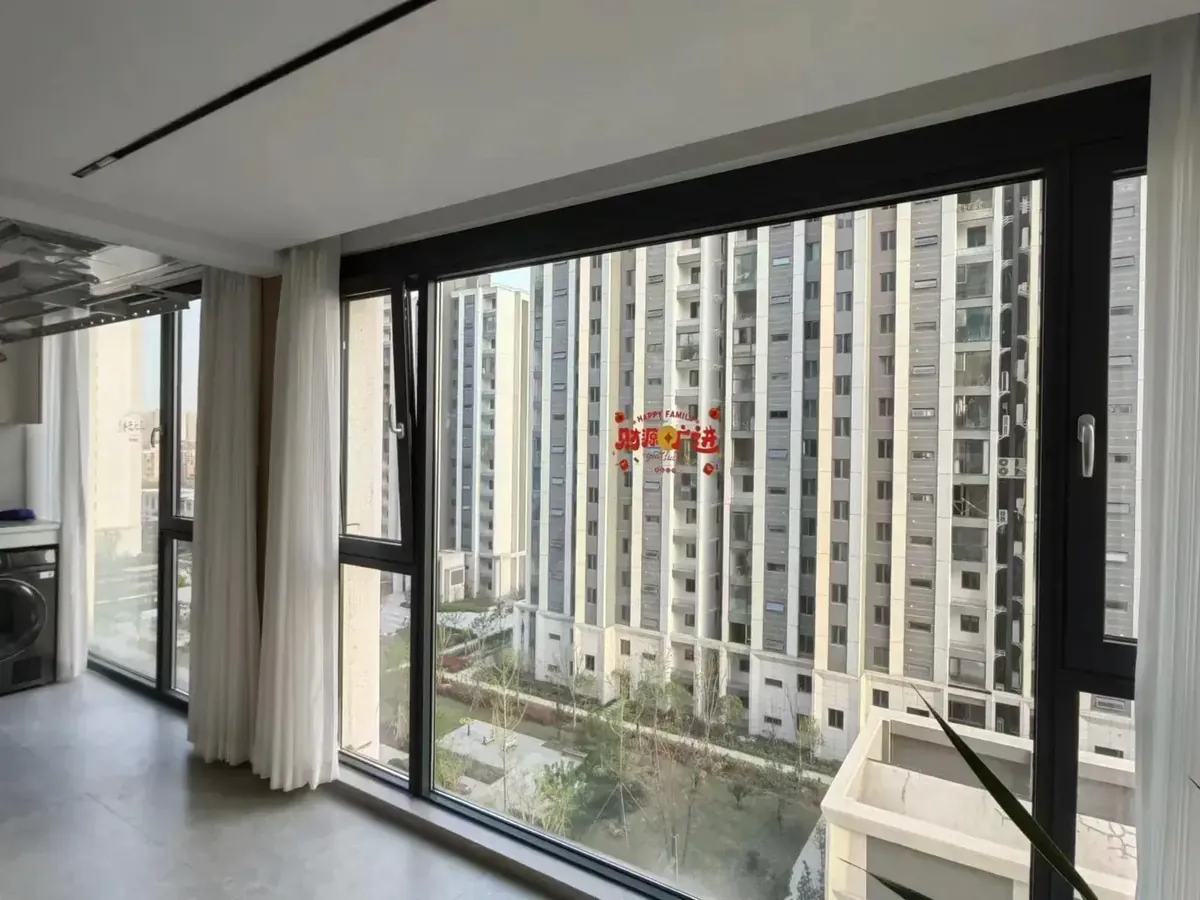 苏州相城天房美瑜 1阳台系统窗封窗实景图1