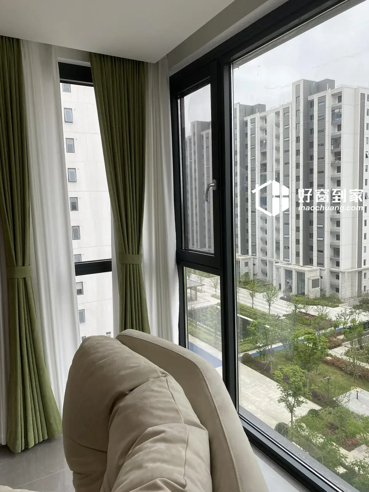 苏州相城天房美瑜 2阳台系统窗封窗实景图2