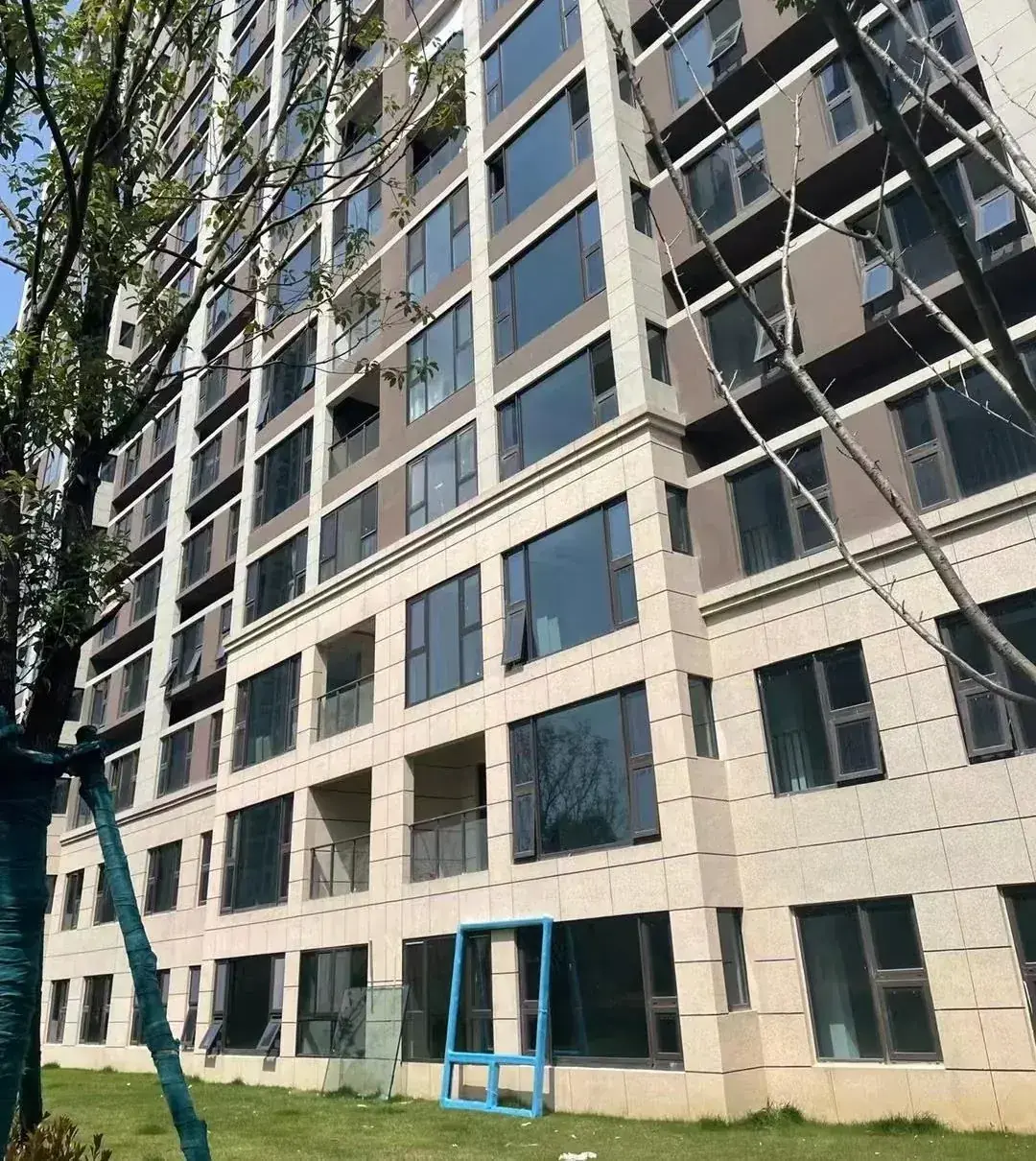 苏州姑苏中荟天峻阳台系统窗封窗实景图1